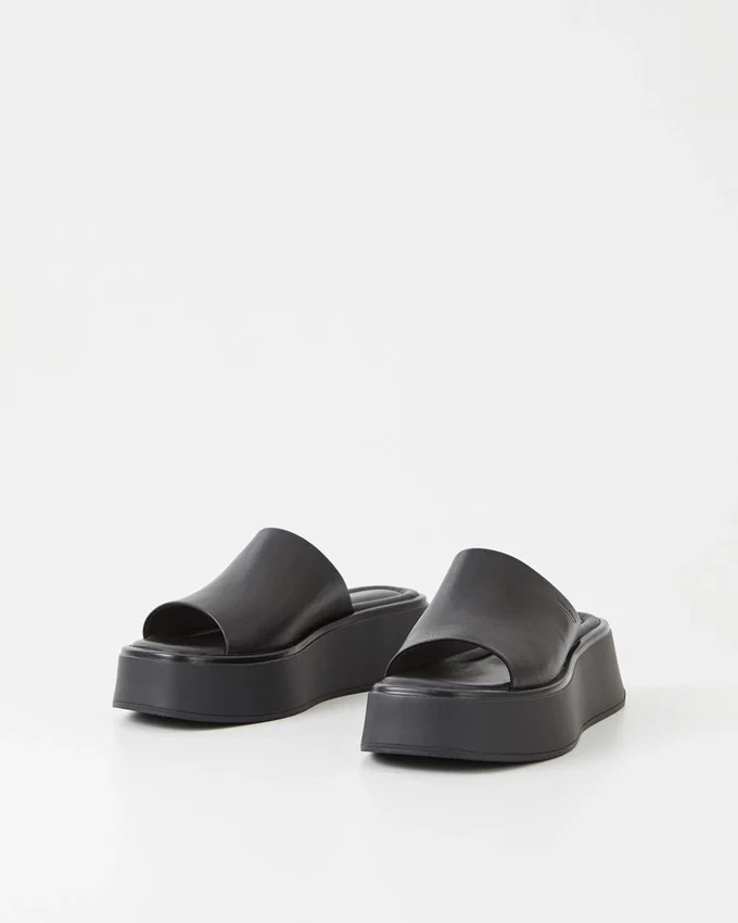 Courtney-sandaler