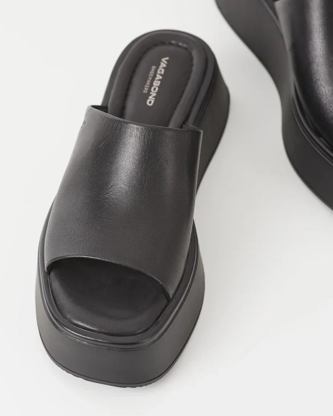 Courtney-sandaler